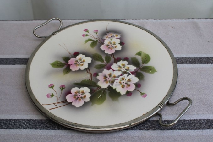 Ancien plateau en céramique