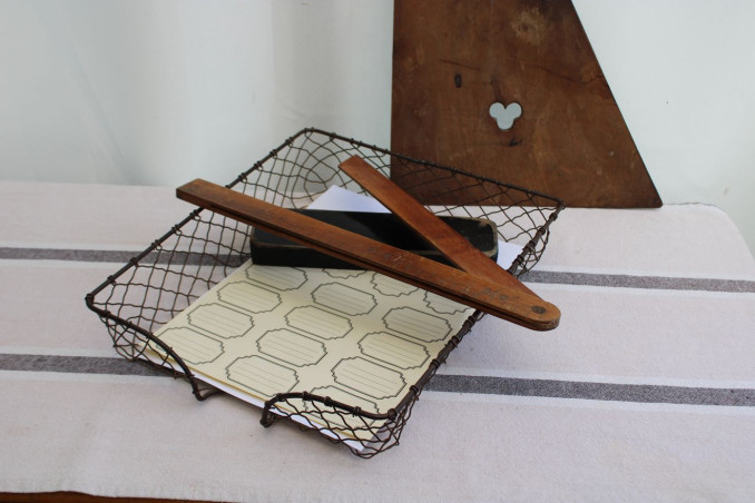 Ancienne bannette en métal