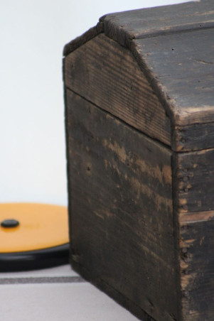 Ancienne caisse à outils en bois