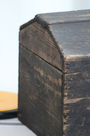 Ancienne caisse à outils en bois