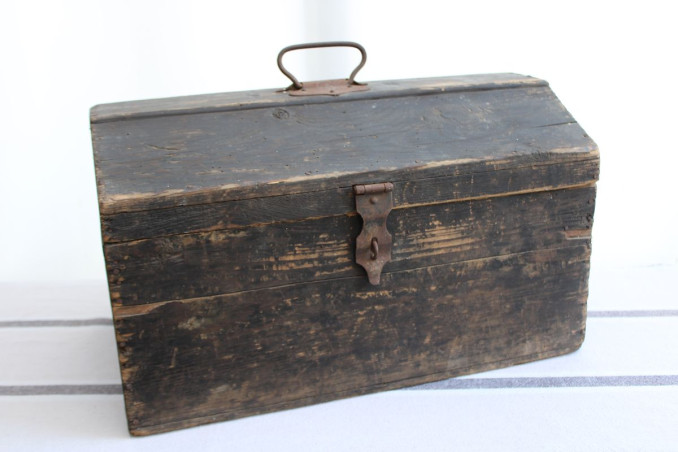 Ancienne caisse à outils en bois