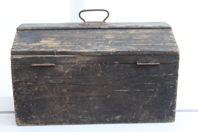 Ancienne caisse à outils en bois