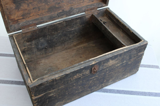 Ancienne caisse à outils en bois