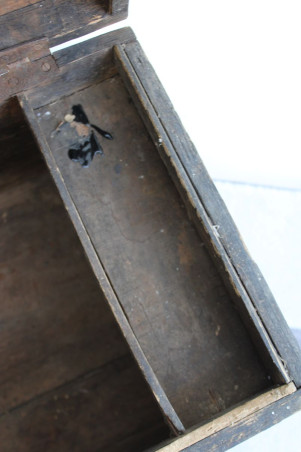 Ancienne caisse à outils en bois