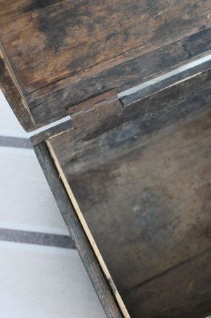 Ancienne caisse à outils en bois