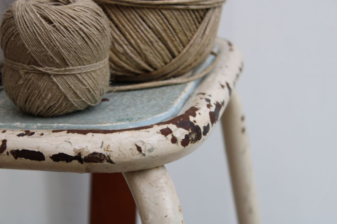 Ancien tabouret d'atelier en métal