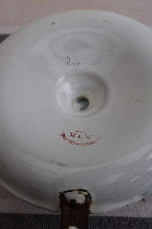 Ancien bougeoir en émail