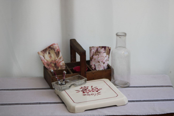 La peinture sur porcelaine: Un dessous de plat de 25x25 cm