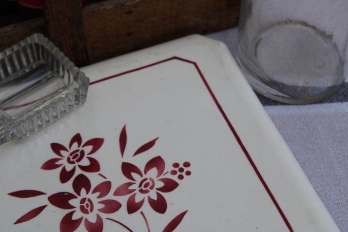 Ancien dessous de plat en porcelaine