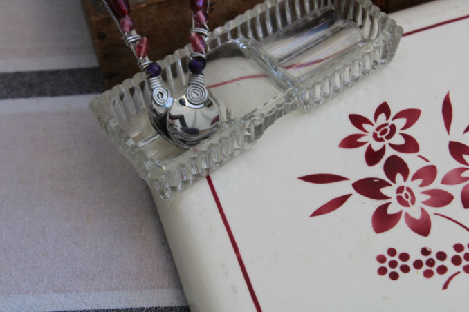 Ancien dessous de plat en porcelaine