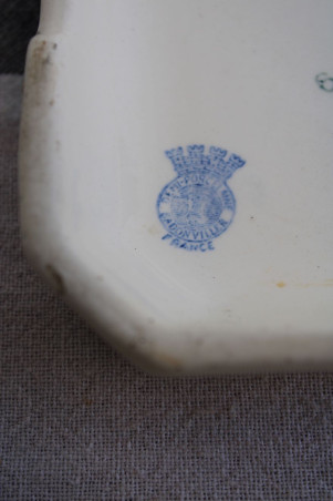 Ancien dessous de plat en porcelaine