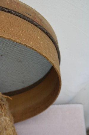 Ancien tamis en bois