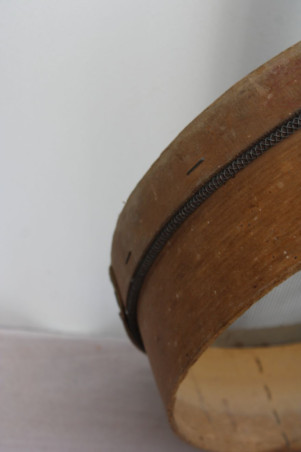 Ancien tamis en bois