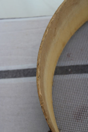 Ancien tamis en bois