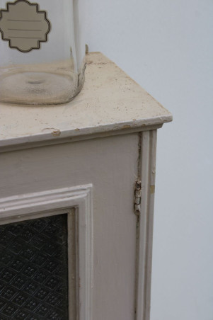 Ancienne armoire à pharmacie en bois