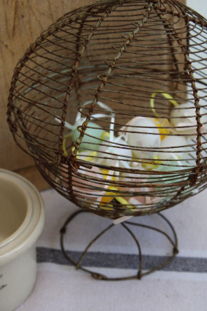 Ancien panier à oeufs en fil de fer