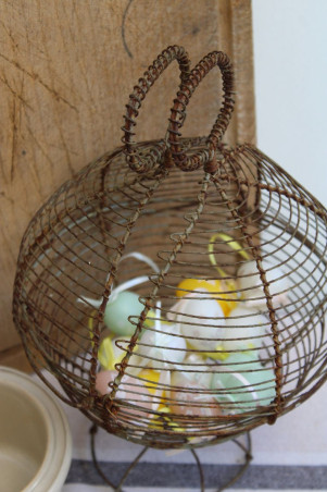 Ancien panier à oeufs en fil de fer