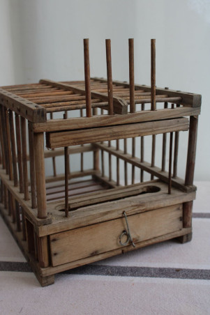 Cage à oiseaux en bois