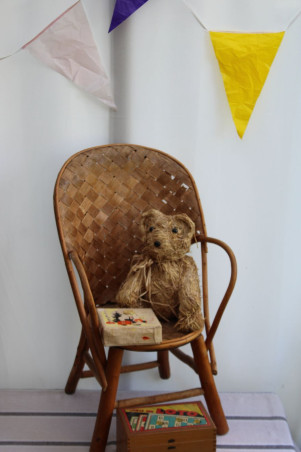 Chaise enfant en châtaignier