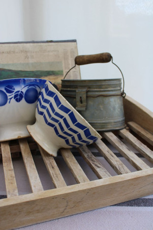 Lot de deux anciens bols en céramique