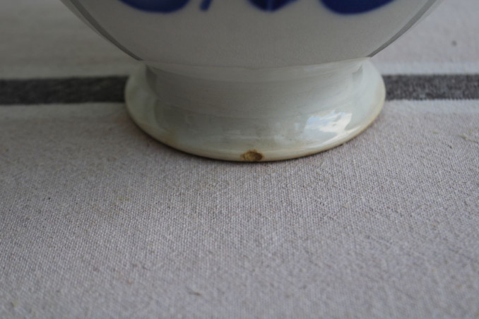 Lot de deux anciens bols en céramique