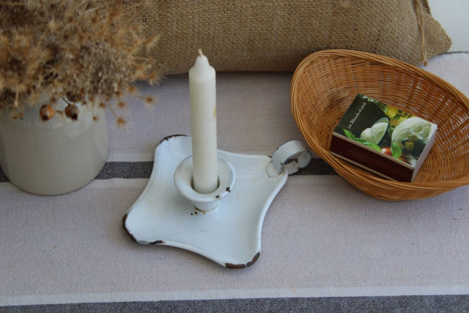 Ancien bougeoir en émail