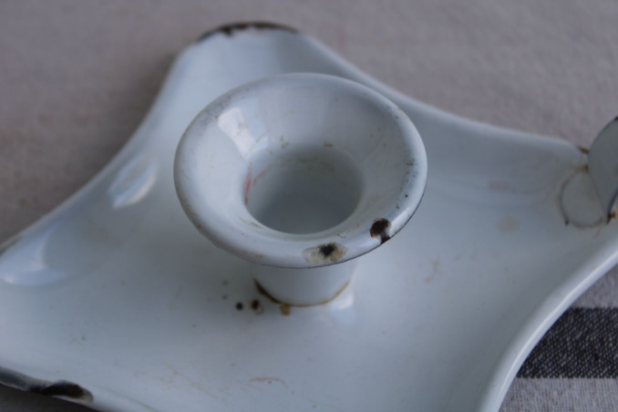 Ancien bougeoir en émail