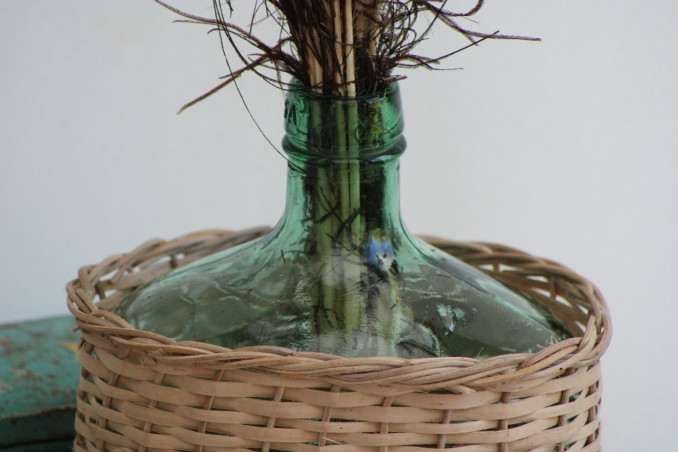 Dame-jeanne en verre et osier