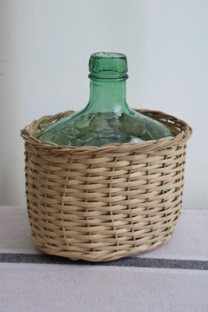 Dame-jeanne en verre et osier