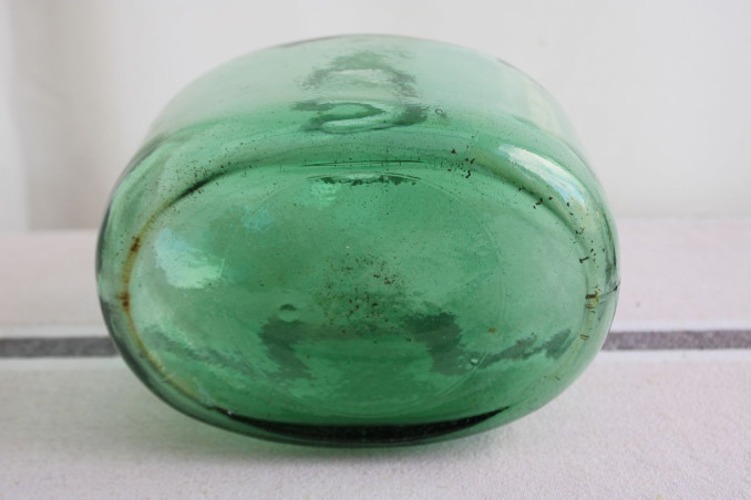 Dame-jeanne en verre et osier