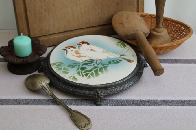 Ancien dessous de plat en céramique
