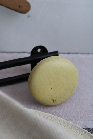 Porte-manteaux en métal