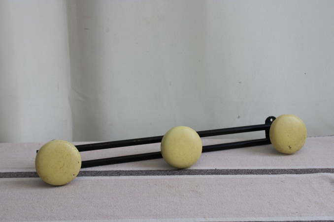 Porte-manteaux en métal