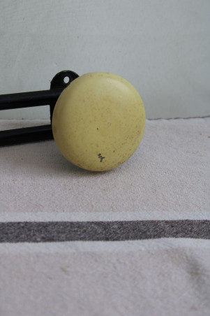 Porte-manteaux en métal