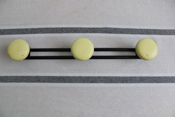 Porte-manteaux en métal