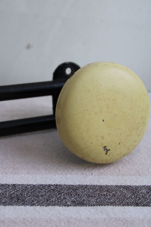 Porte-manteaux en métal