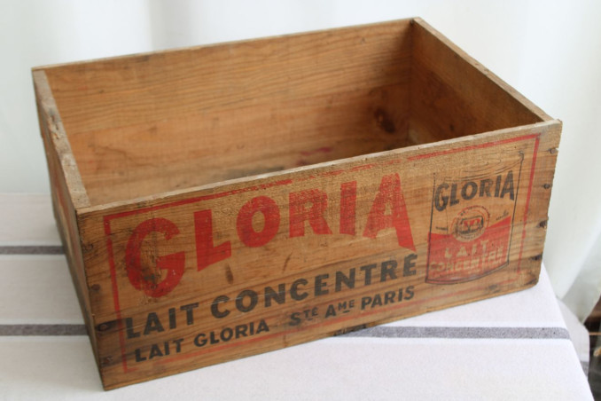 Ancienne caisse de rangement en bois