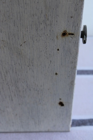 Ancienne armoire à pharmacie en bois