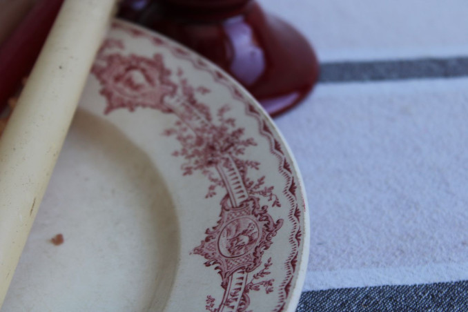 Ancien plat de service Terre de fer