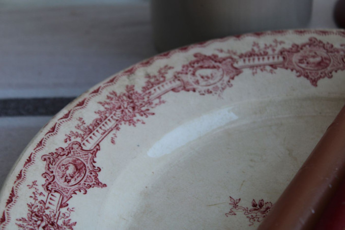 Ancien plat de service Terre de fer