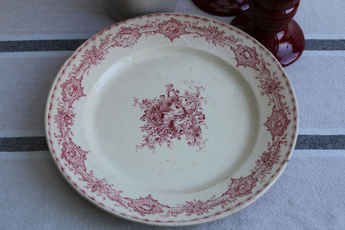 Ancien plat de service Terre de fer