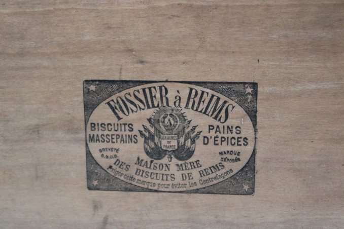 Ancienne boîte en bois "Fossier"