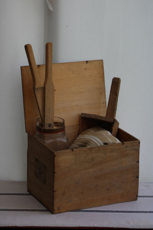 Ancienne boîte en bois "Fossier"