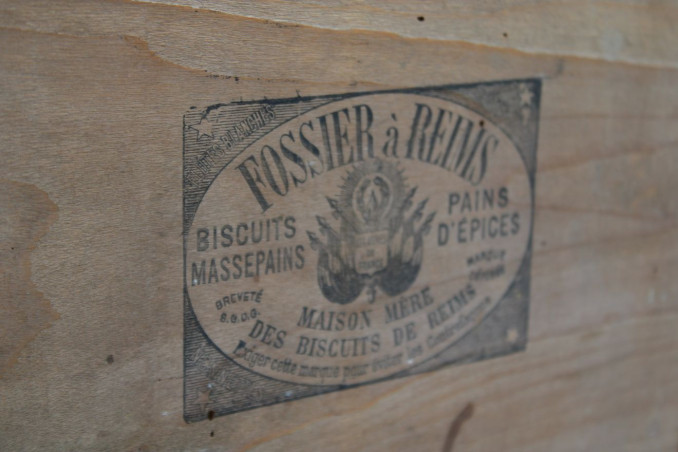 Ancienne boîte en bois "Fossier"