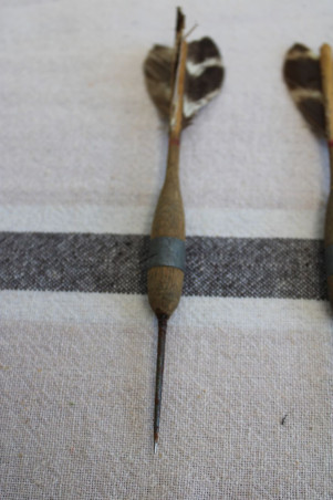 Ancien jeu de fléchettes en bois