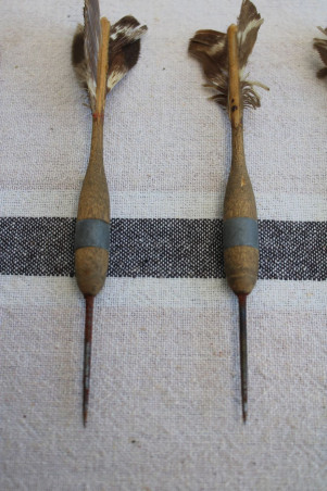 Ancien jeu de fléchettes en bois