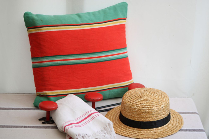 Porte-manteaux en métal