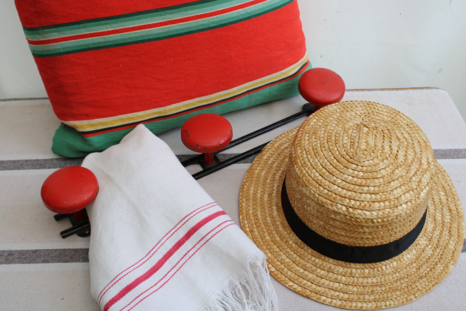 Porte-manteaux en métal