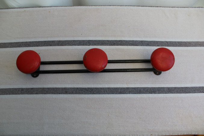 Porte-manteaux en métal