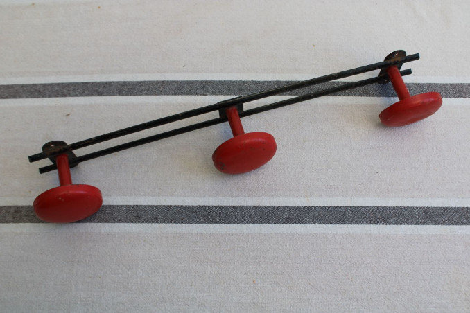 Porte-manteaux en métal